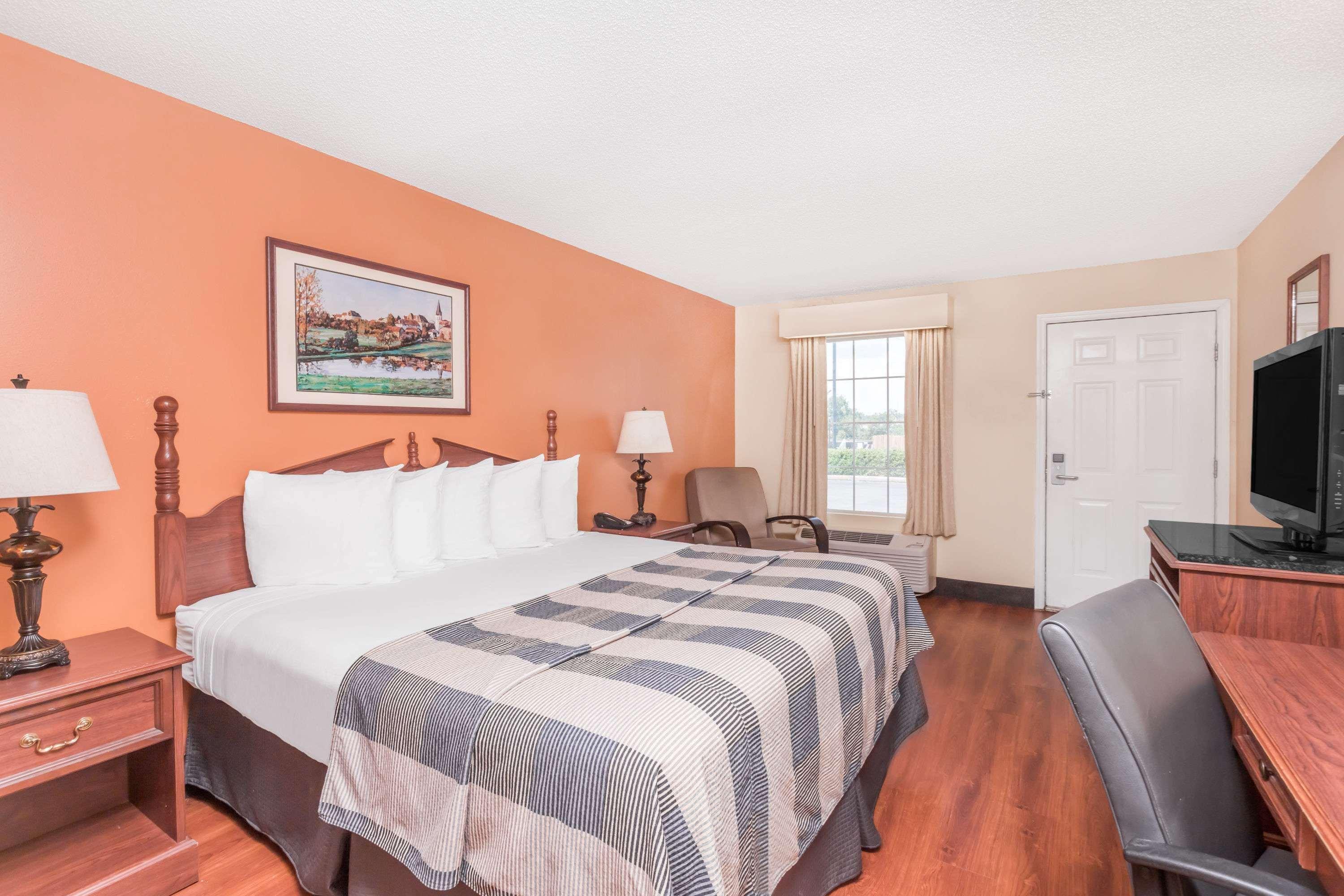 Days Inn By Wyndham Americus Buitenkant foto